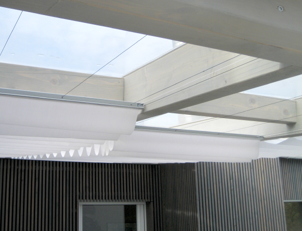 Terrassendach_Beschattung_3 Modernes Terrassendach aus Lärchenholz mit Textil-Beschattung