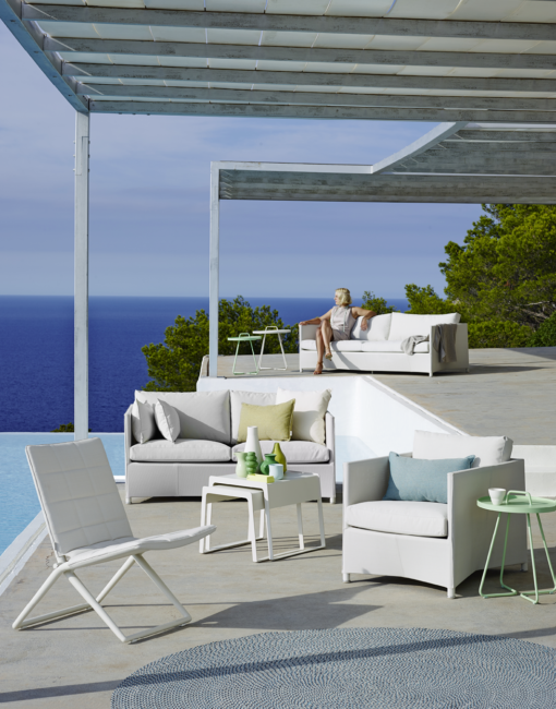 Diamond 2- und 3-Sitzer Sofa, Loungesessel und Lounge-Stuhl Traveller in Weiß von Cane-line