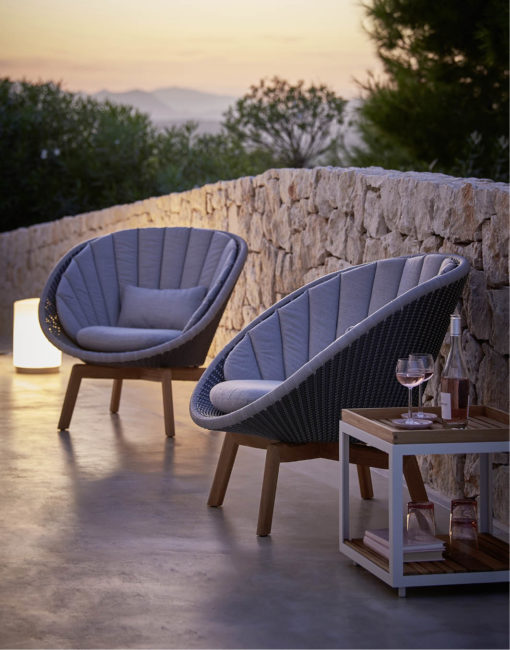Peacock Lounge Sessel in Cane-line Weave – jetzt bei WALLI Wohnraum Garten in Niederösterreich (Wien Umgebung) kaufen
