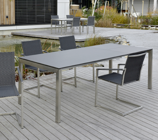 Design-Auszugtisch bzw. Ausziehtisch Ventura aus Edelstahl für Garten und Terrasse