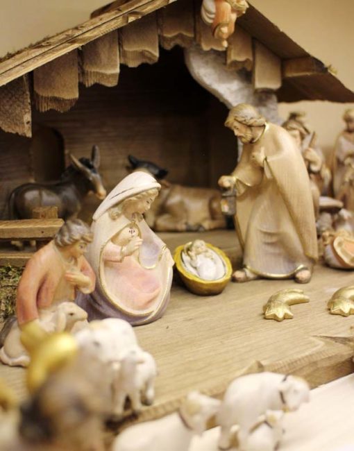 Entdecken Sie schöne Krippen und Krippenfiguren aus Holz in unsere Shop in Thernberg