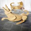 Künstlerische Skulpturen aus Altholz