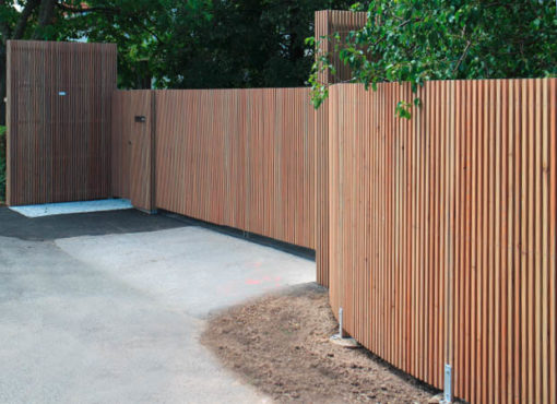 Moderner Holzzaun für BioWinzer WALLI Wohnraum Garten